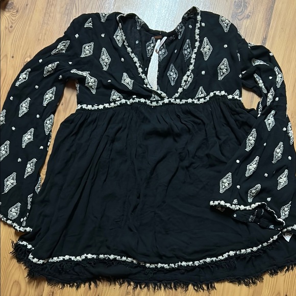 Free People Tops - Free People top size xs Black Long Sleeve Boho